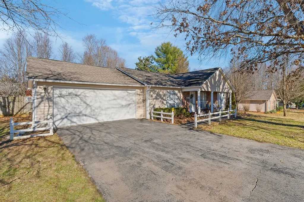 370 Briargate Way Cookeville TN 38501