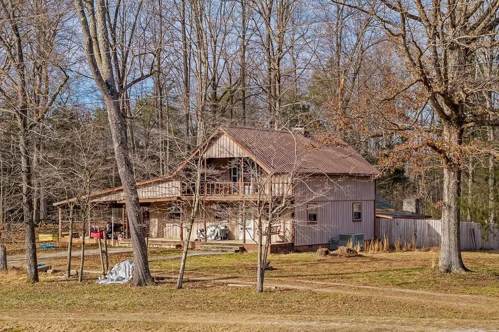 166 Brady Lane Hilham TN 38568-5913