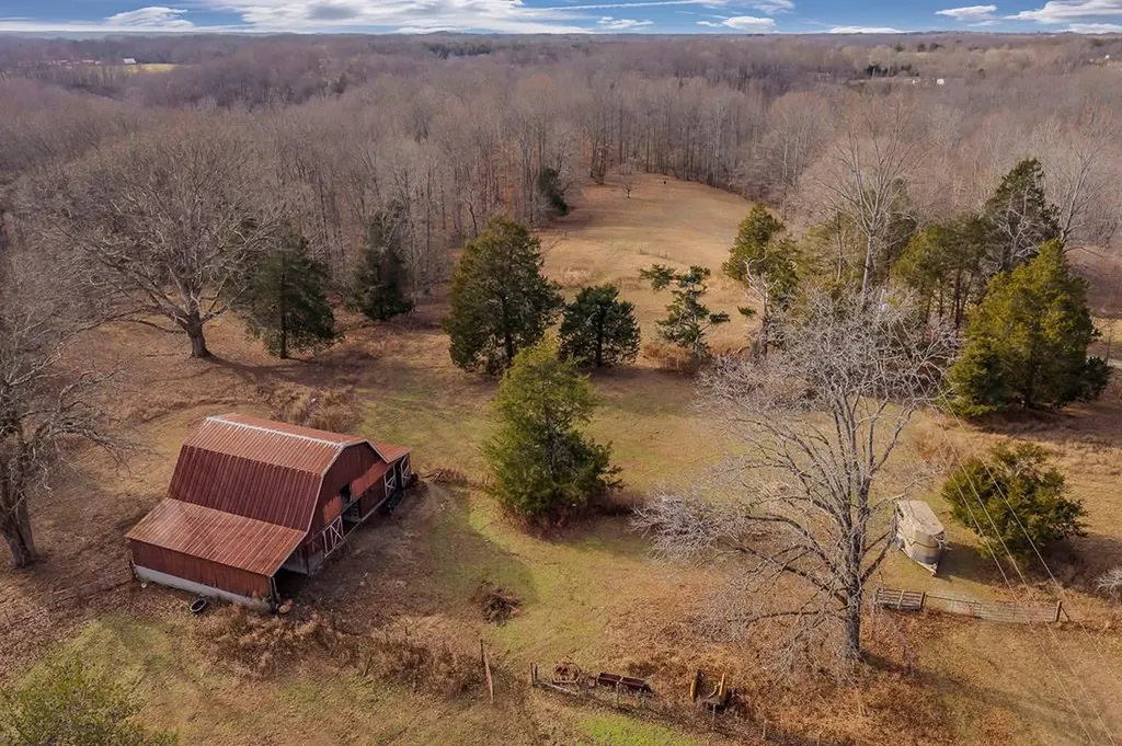 166 Brady Lane Hilham TN 38568-5913