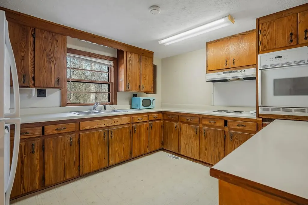 166 Brady Lane Hilham TN 38568-5913