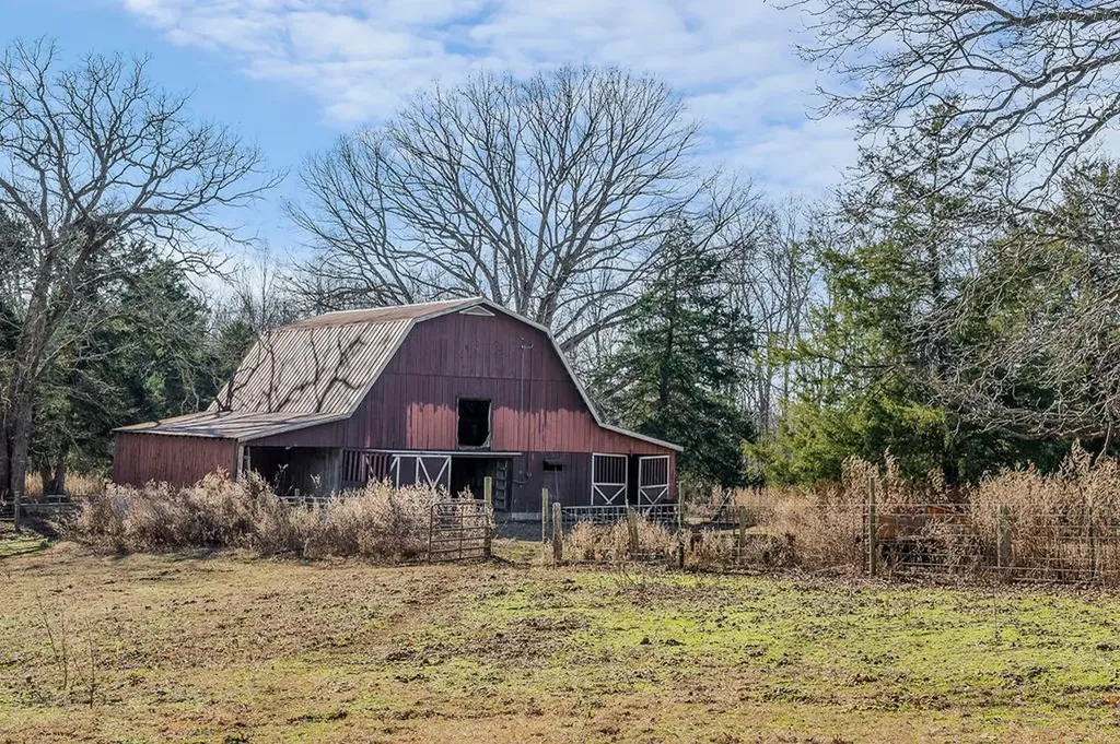 166 Brady Lane Hilham TN 38568-5913