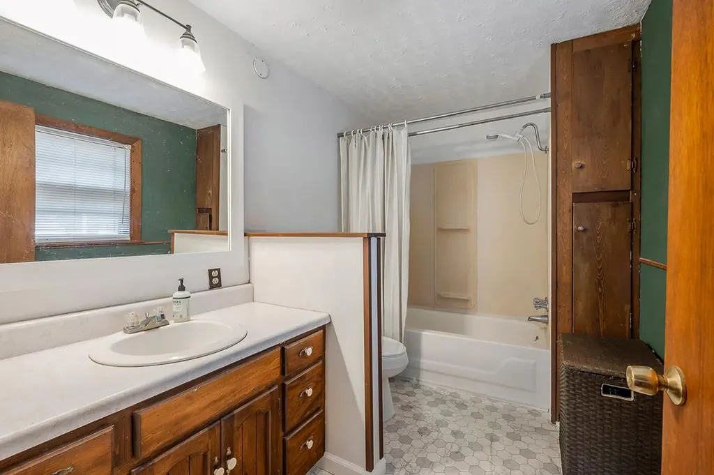 166 Brady Lane Hilham TN 38568-5913