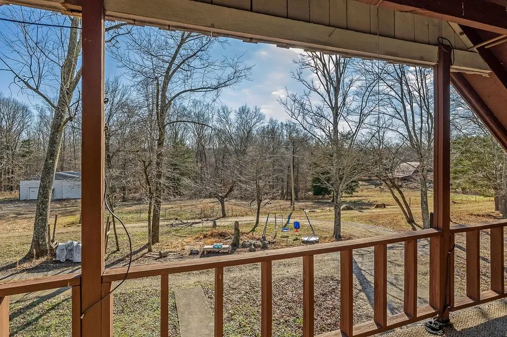 166 Brady Lane Hilham TN 38568-5913