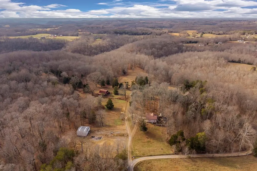 166 Brady Lane Hilham TN 38568-5913