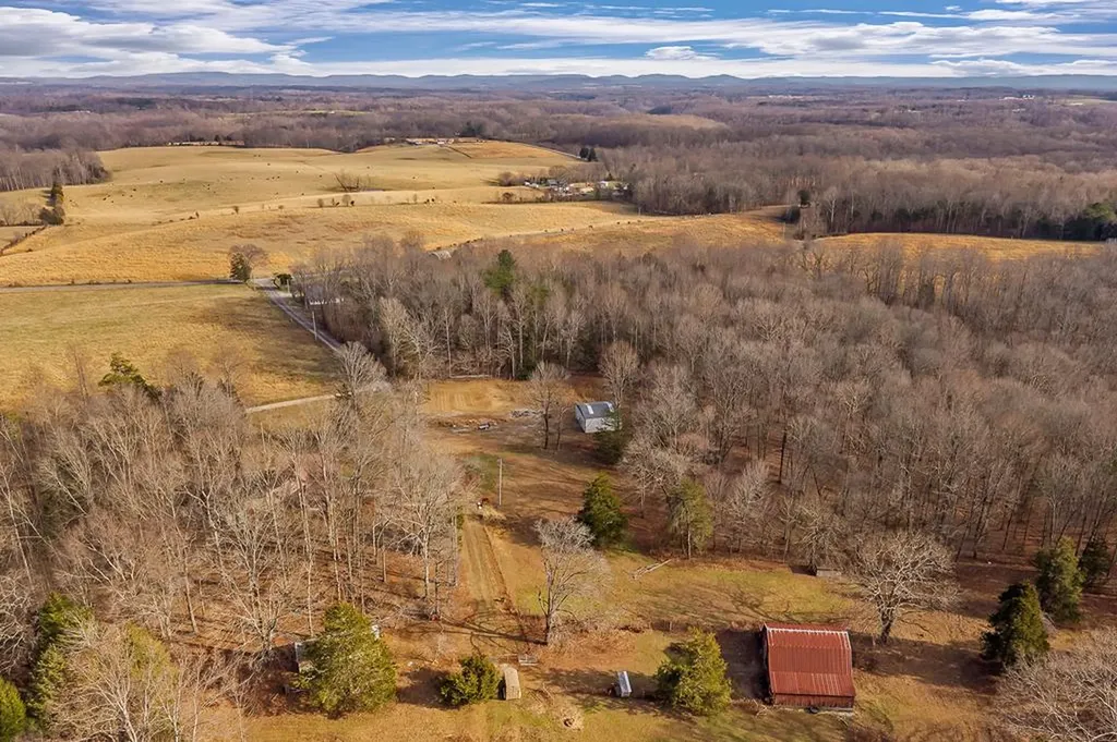 166 Brady Lane Hilham TN 38568-5913