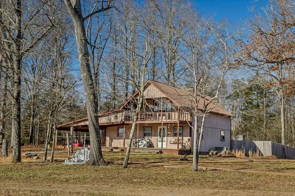 166 Brady Lane Hilham TN 38568-5913