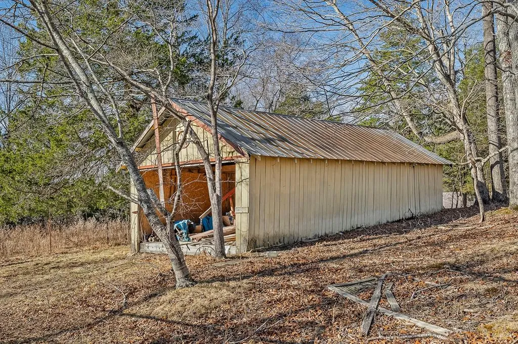 166 Brady Lane Hilham TN 38568-5913