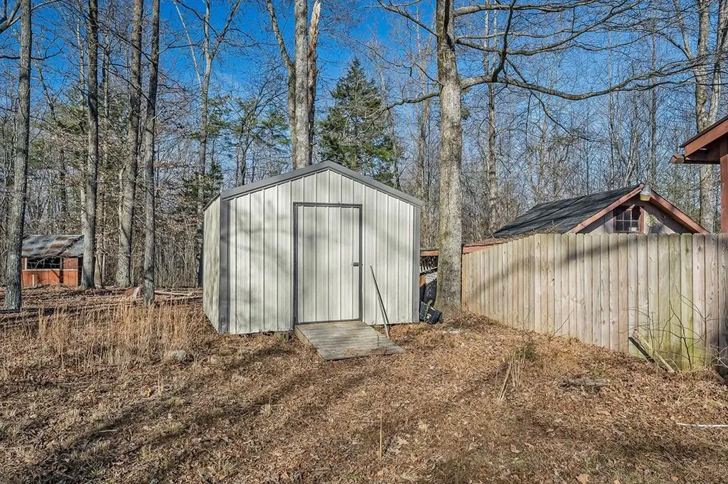 166 Brady Lane Hilham TN 38568-5913