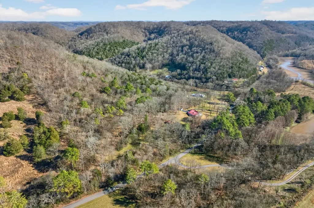 2895 Free State Road Gainesboro TN 38562