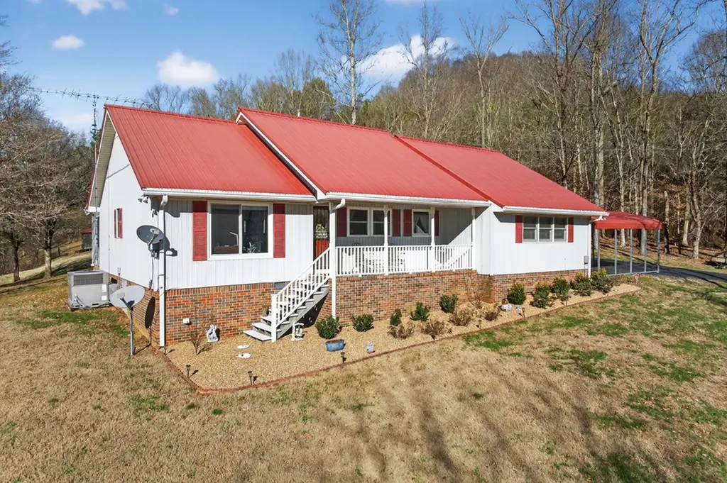 2895 Free State Road Gainesboro TN 38562