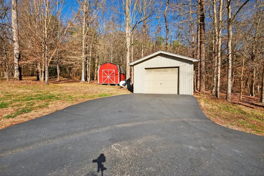 2895 Free State Road Gainesboro TN 38562