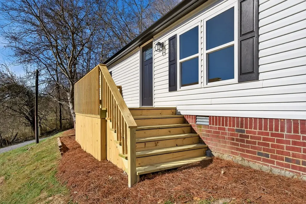 593 Cedar Bend Road Beersheba Springs TN 37018