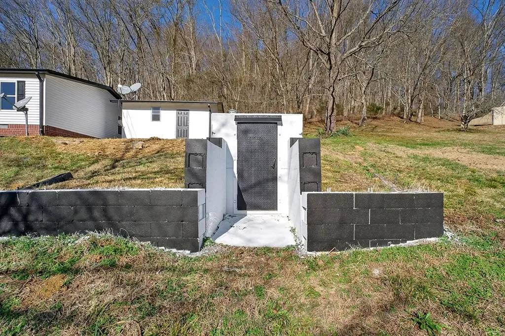 593 Cedar Bend Road Beersheba Springs TN 37018