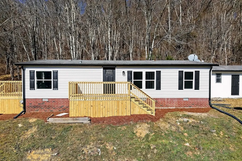 593 Cedar Bend Road Beersheba Springs TN 37018