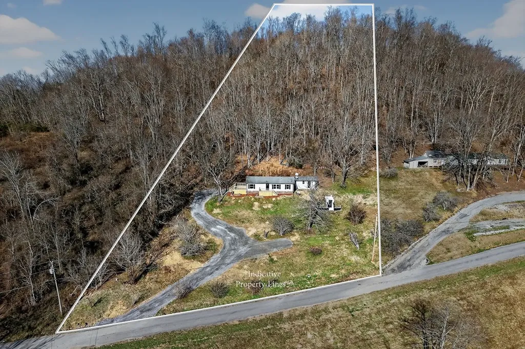 593 Cedar Bend Road Beersheba Springs TN 37018