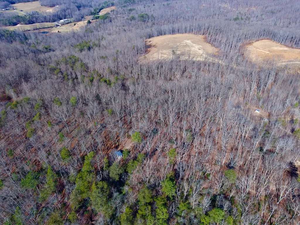100AC Valley View Road Pikeville TN 37367