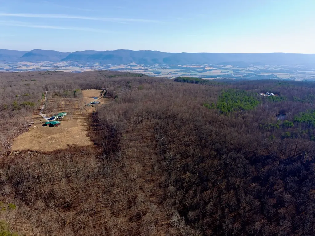 100AC Valley View Road Pikeville TN 37367