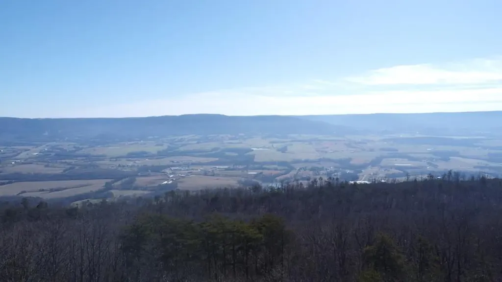 47A Gray Rock View Pikeville TN 37367