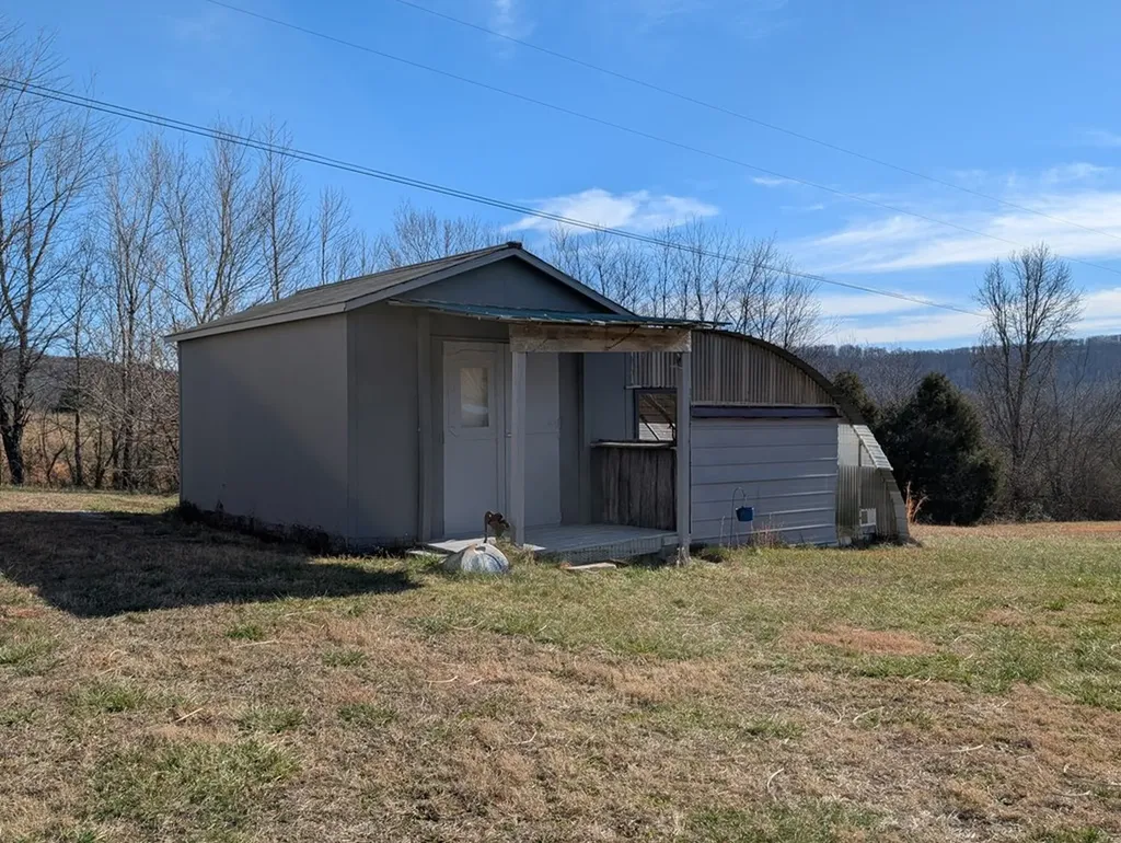29 Brady Lane Crossville TN 38555