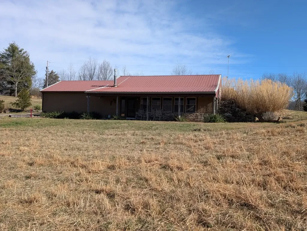 29 Brady Lane Crossville TN 38555