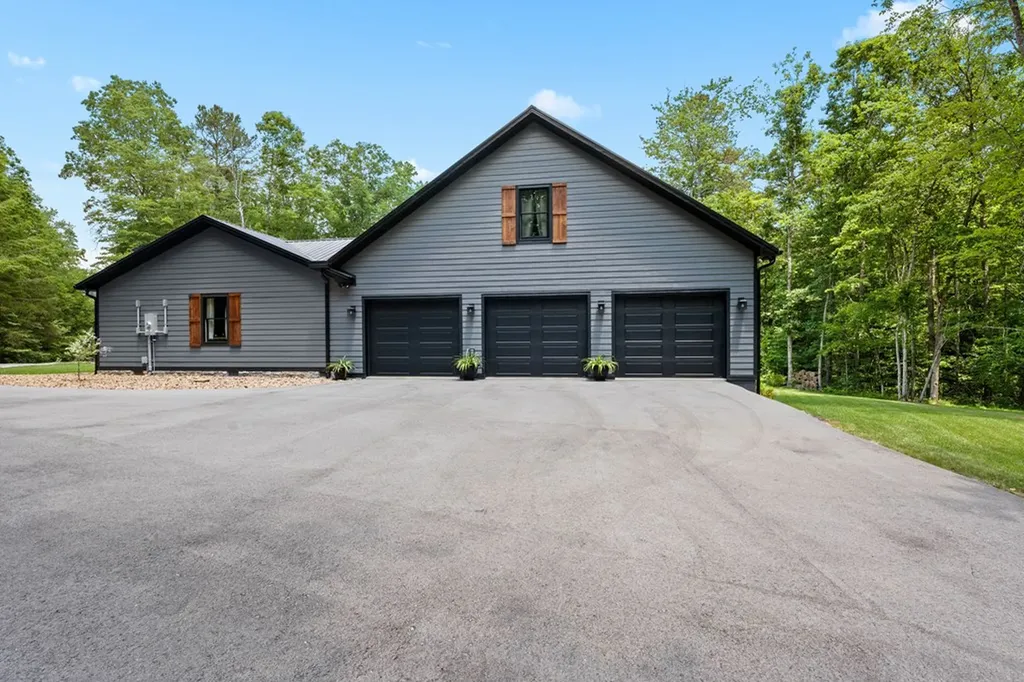 129 Long Branch Court Jamestown TN 38556