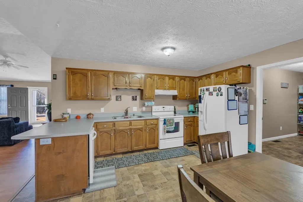 2707 Spruce Loop Crossville TN 38555