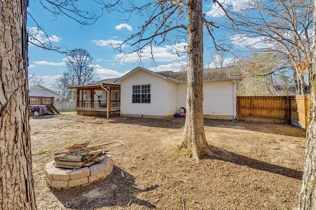 2707 Spruce Loop Crossville TN 38555