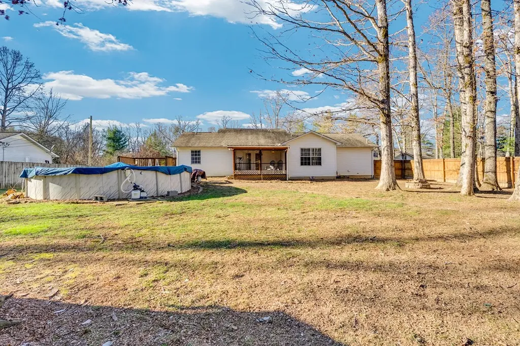 2707 Spruce Loop Crossville TN 38555