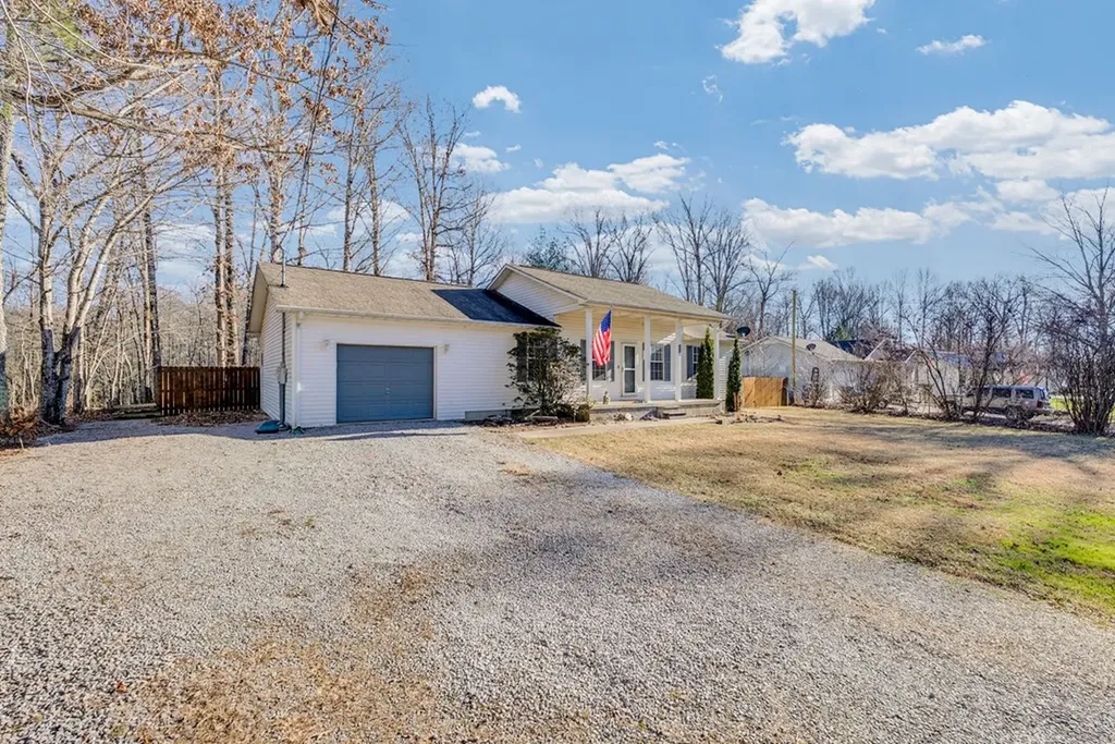 2707 Spruce Loop Crossville TN 38555