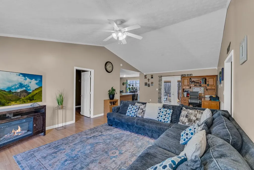 2707 Spruce Loop Crossville TN 38555