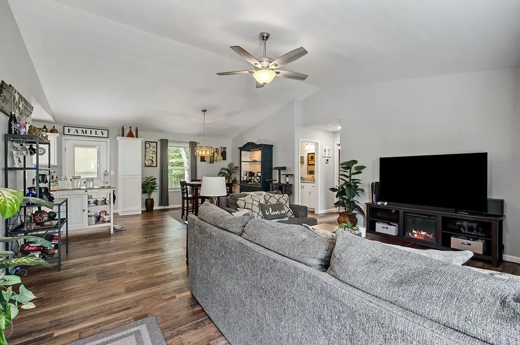 469 Ferry Bend Trail Crossville TN 38571