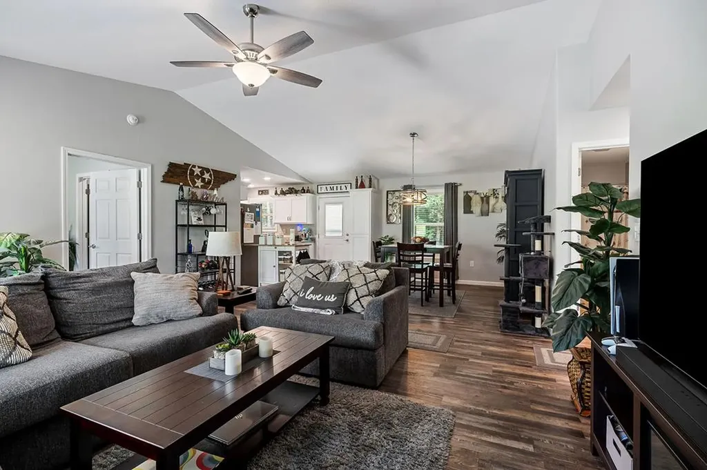 469 Ferry Bend Trail Crossville TN 38571