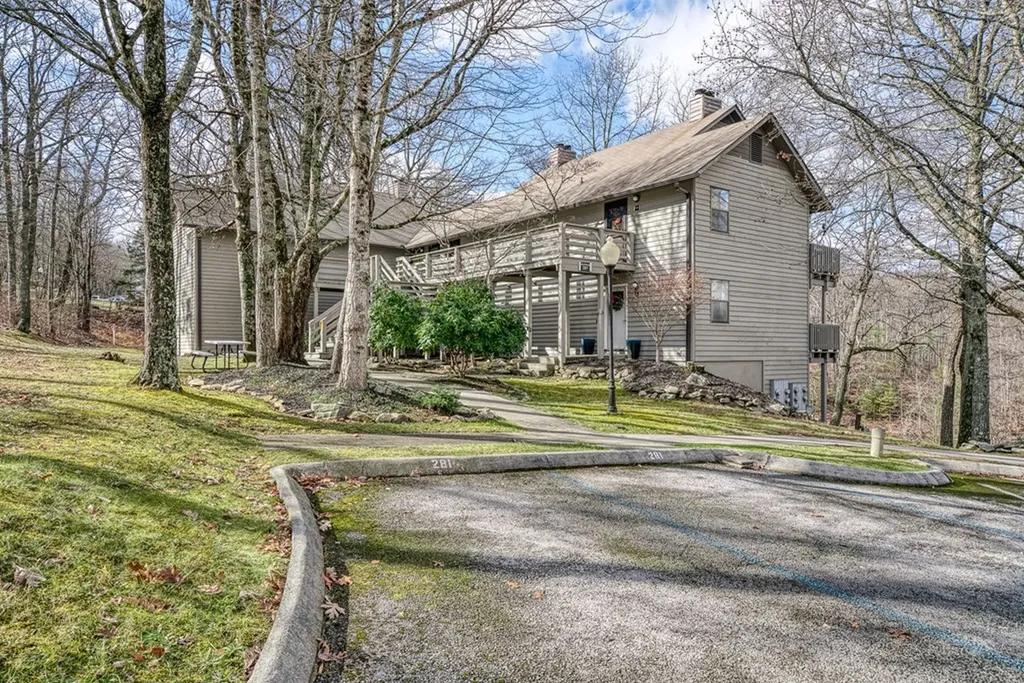 281 Moytoy Road Unit 105 Crab Orchard TN 37723