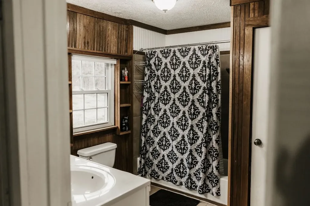 1515 Whites Bend Lane Gainesboro TN 38562