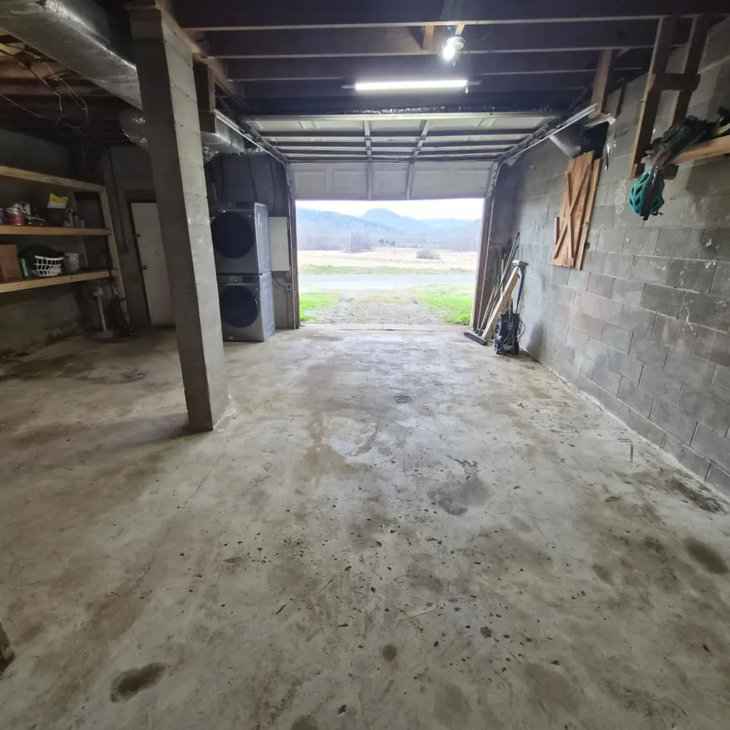 1515 Whites Bend Lane Gainesboro TN 38562