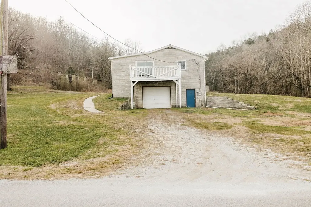 1515 Whites Bend Lane Gainesboro TN 38562