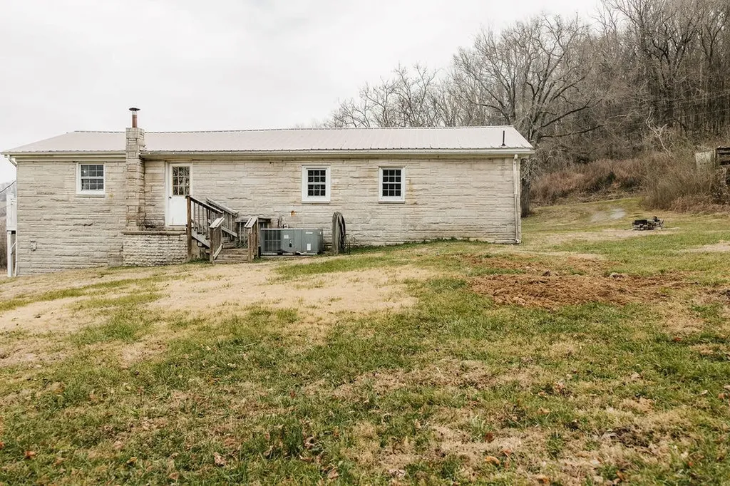 1515 Whites Bend Lane Gainesboro TN 38562