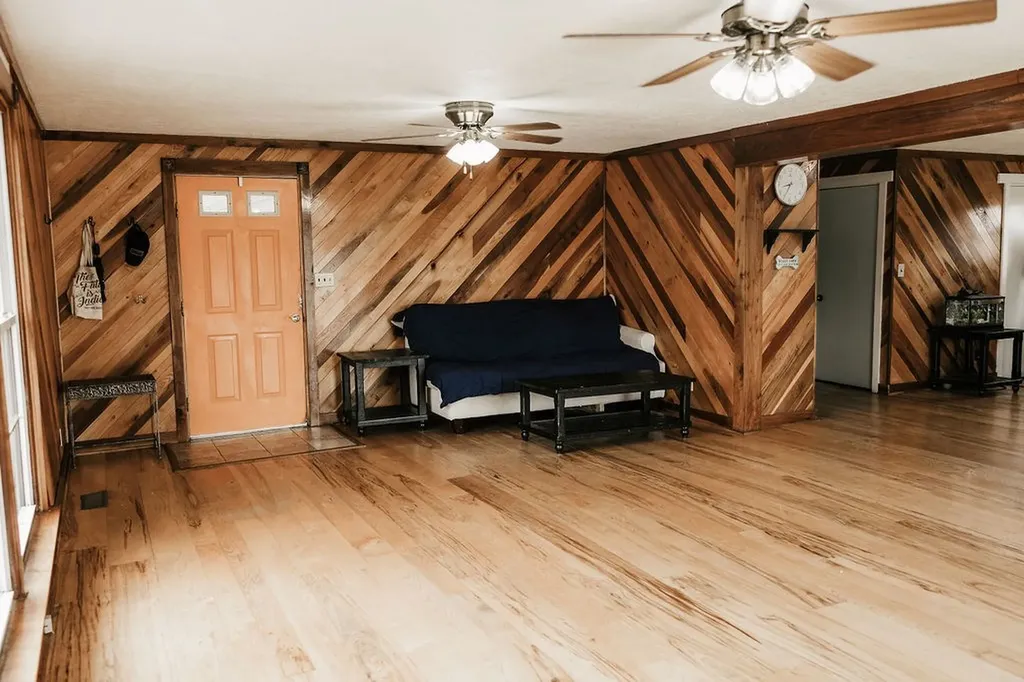 1515 Whites Bend Lane Gainesboro TN 38562