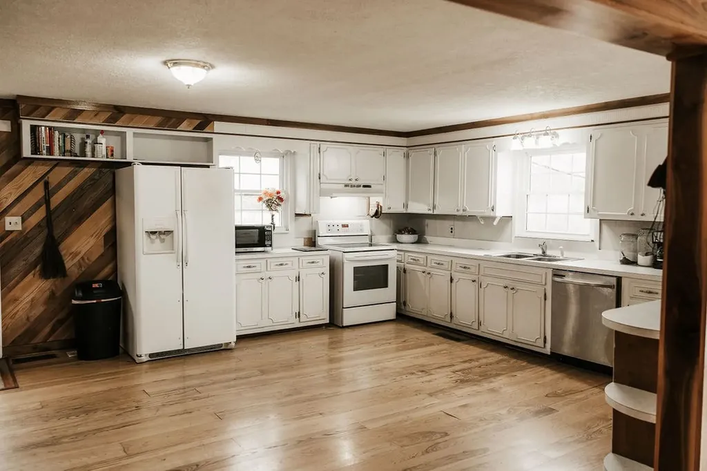 1515 Whites Bend Lane Gainesboro TN 38562