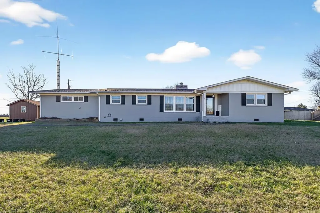 513 N Spring Street Sparta TN 38583