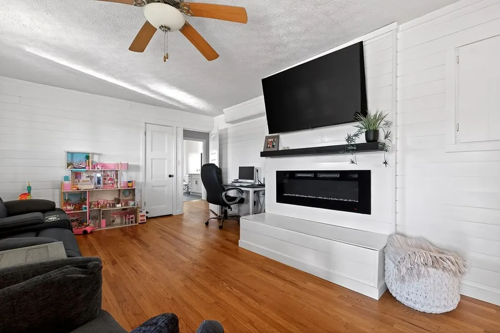 513 N Spring Street Sparta TN 38583