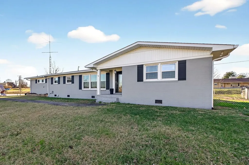 513 N Spring Street Sparta TN 38583