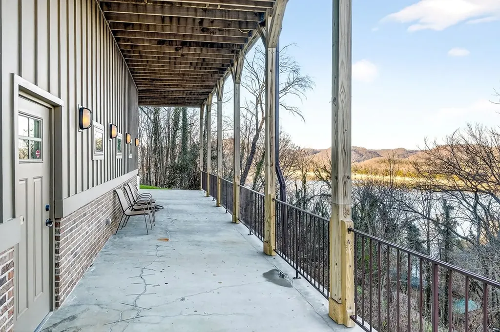 3379 Austin Bottom Baxter TN 38544