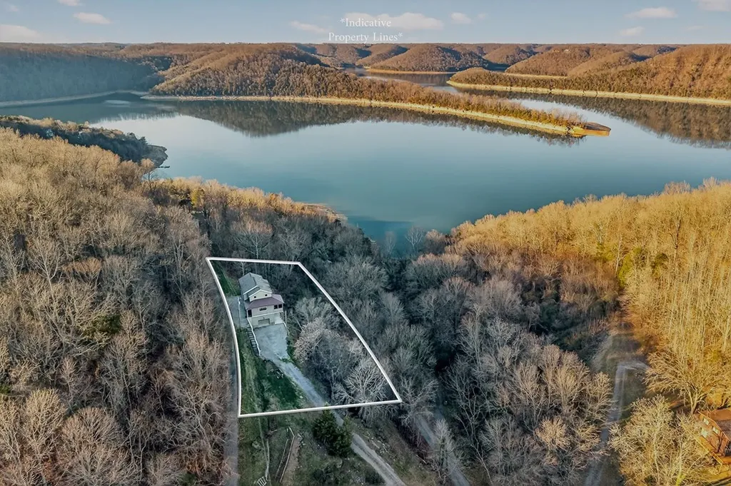 3379 Austin Bottom Baxter TN 38544