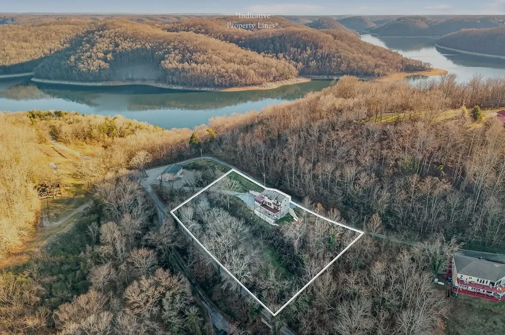 3379 Austin Bottom Baxter TN 38544