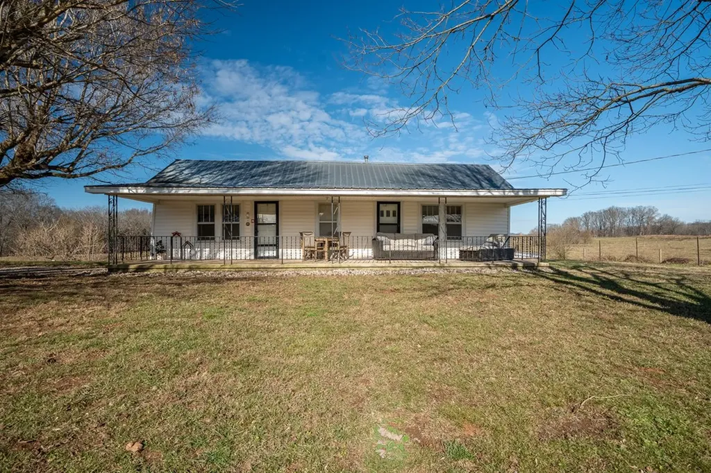 1545 Blue Springs Road Sparta TN 38583