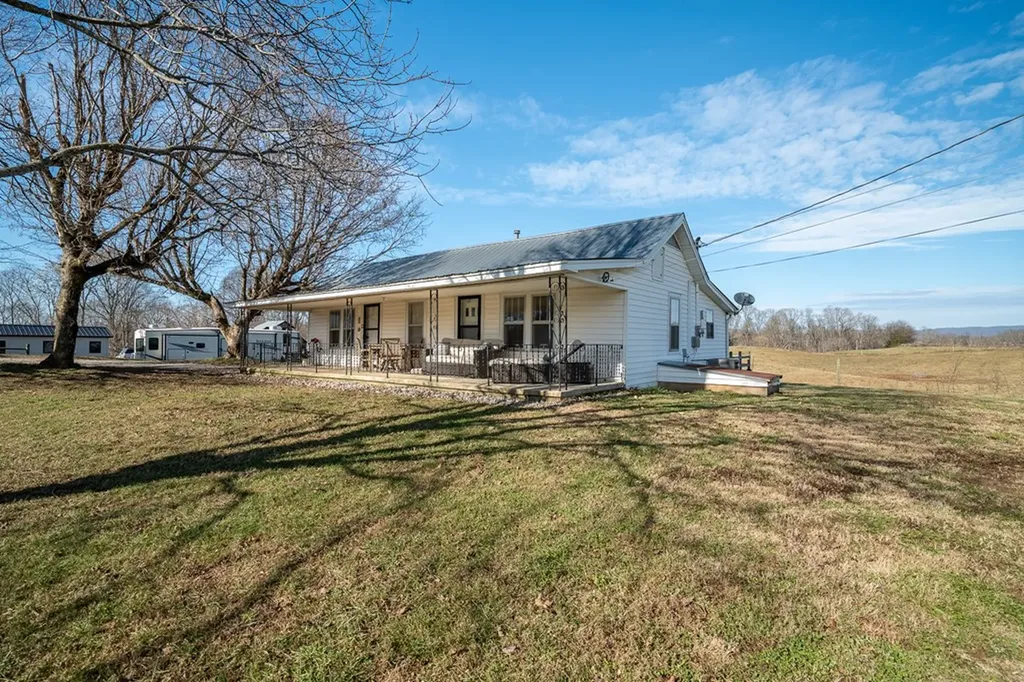 1545 Blue Springs Road Sparta TN 38583
