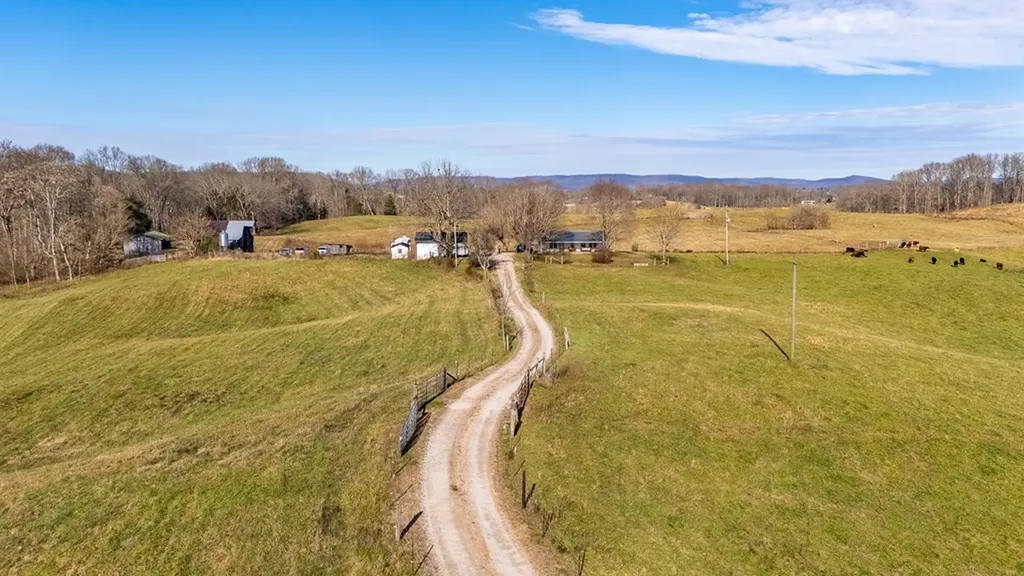 1545 Blue Springs Road Sparta TN 38583