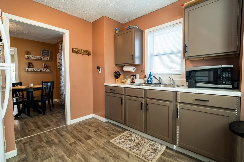 201 E 4th Street Livingston TN 38570