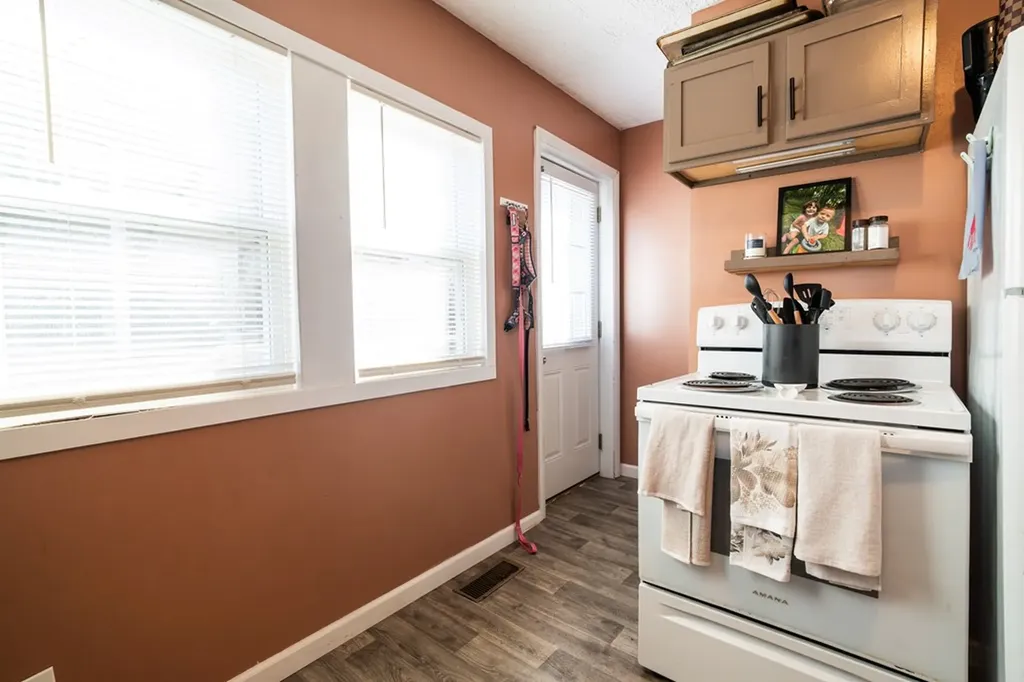 201 E 4th Street Livingston TN 38570